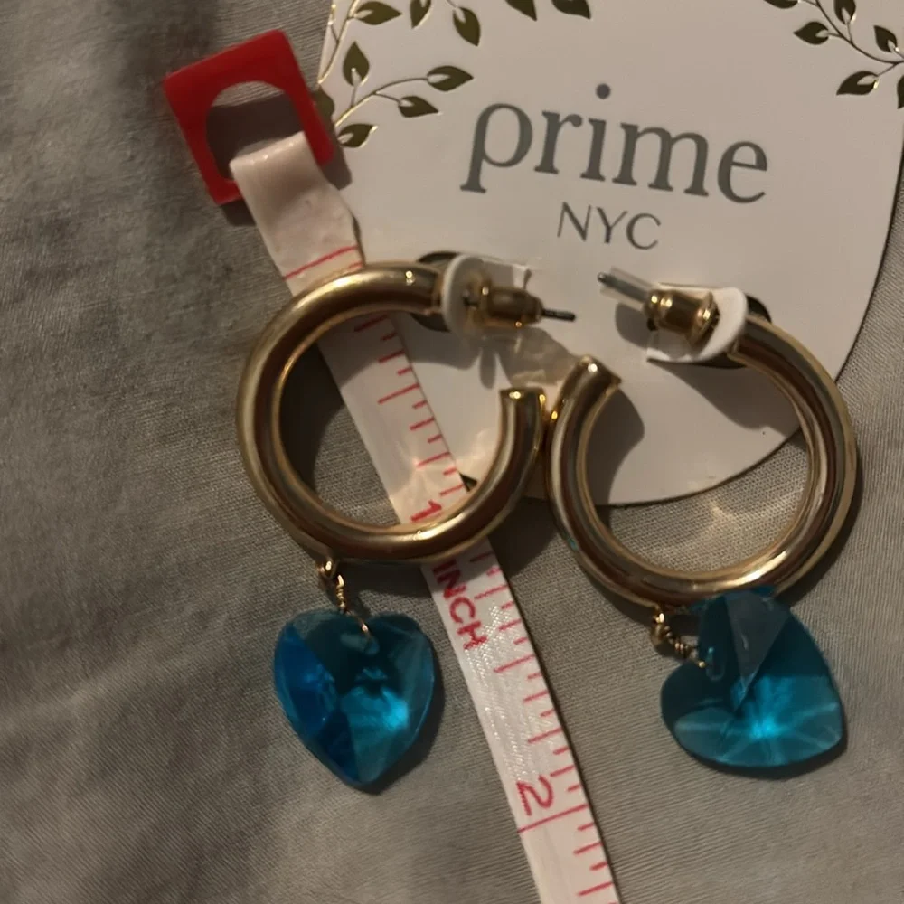 🔴NWT Gold Hoop Drop Earrings With Cute Blue Hearts